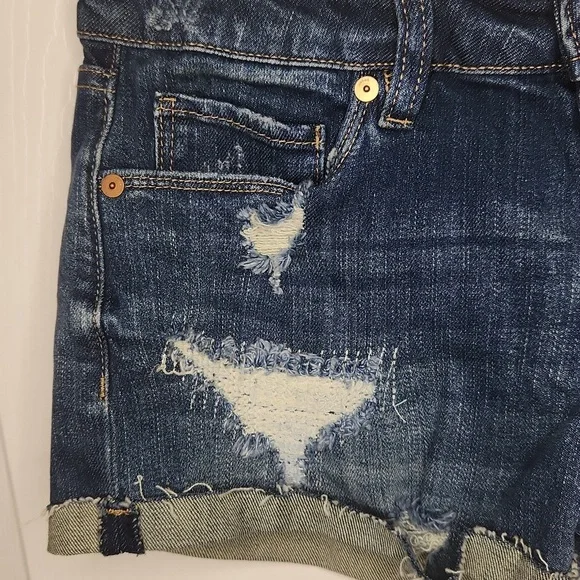 NWT Nordstrom The Fulton Blanknyc Roll Up Distressed Denim Blue Shorts Size 24 - Picture 2 of 13